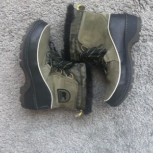 Sorel Women's Tivoli III boots